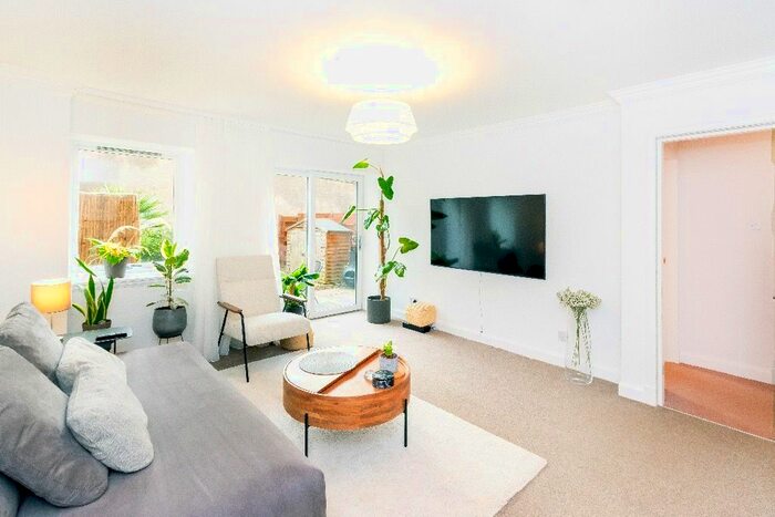 1 Bedroom Flat To Rent In Caledonian Crescent, Haymarket, Edinburgh, EH11