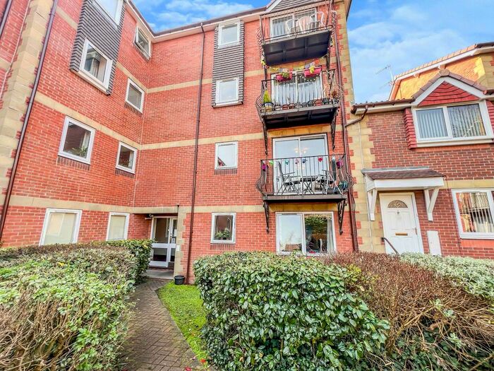 2 Bedroom Flat To Rent In Deneside Court, Sandyford, Newcastle Upon Tyne, NE2