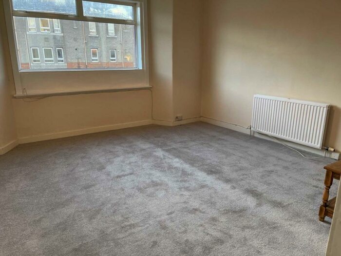 2 Bedroom Flat To Rent In Barterholm Road, Paisley, PA2