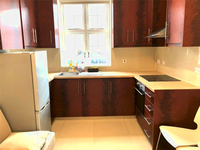 1 Bedroom Flat To Rent In Golders Way, London, NW11