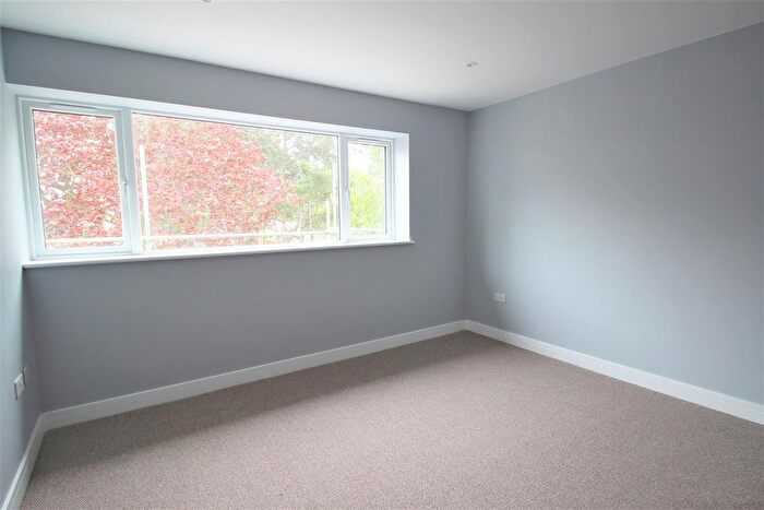 2 Bedroom Flat To Rent In Carisbrooke Road. Gosport, Hants, PO13
