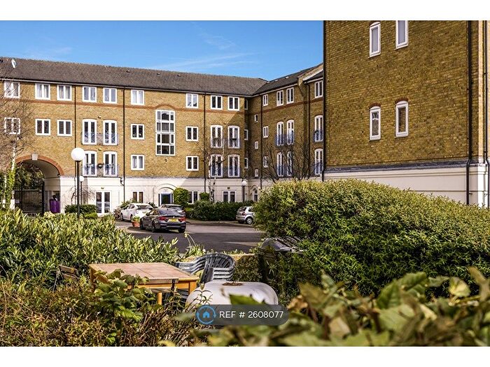 2 Bedroom Flat To Rent In City Walk, Shoreditch, London, E2