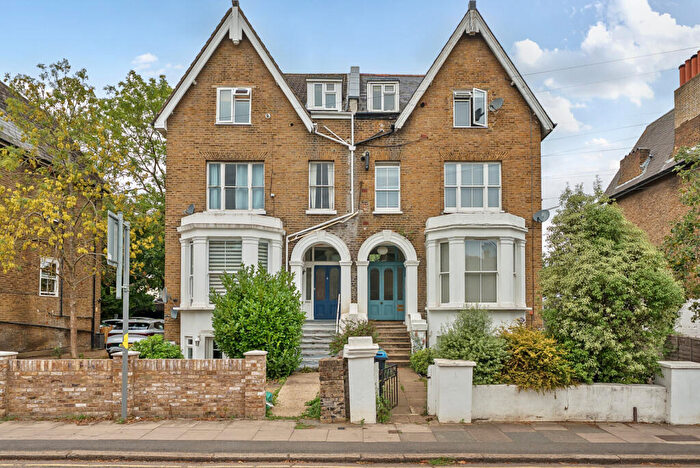 1 Bedroom Flat For Sale In Springfield Road, Kingston Upon Thames, KT1