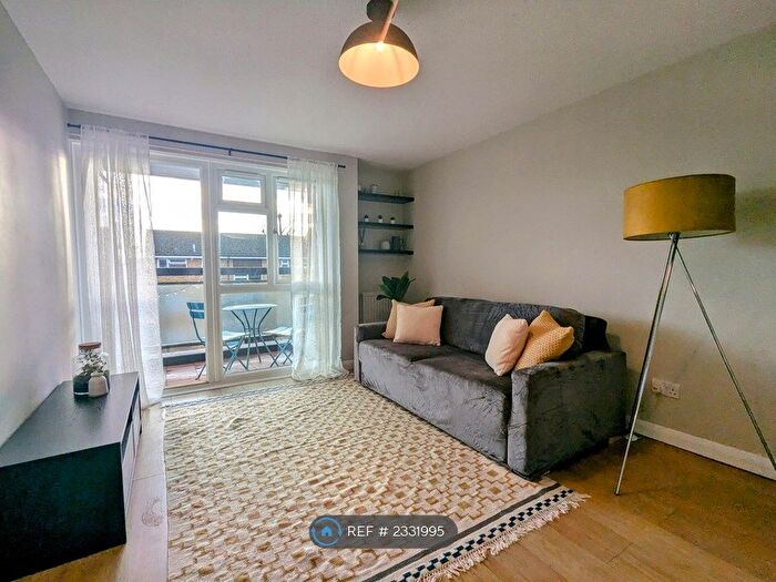 1 Bedroom Flat To Rent In Palace Road, London, SE19
