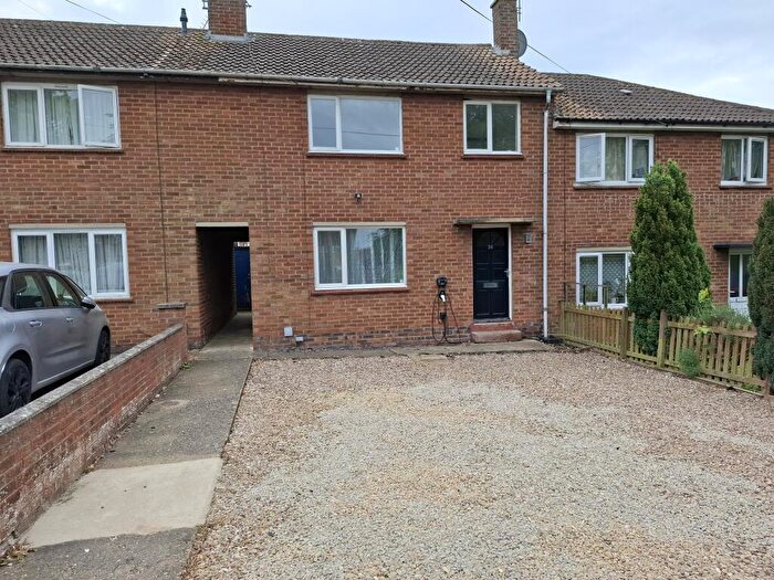 3 Bedroom Terraced House For Sale In Wordsworth Road, Daventry, NN11
