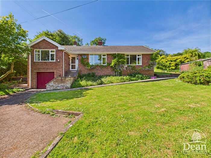 3 Bedroom Detached Bungalow For Sale In High Street, Clearwell, Coleford, GL16
