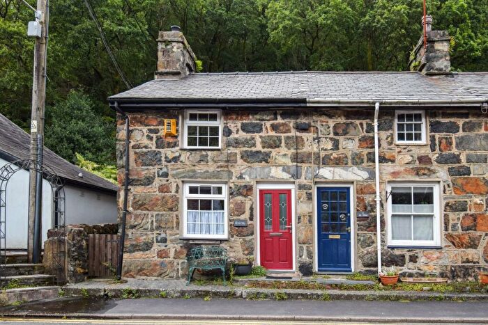 2 Bedroom House For Sale In Gwynant Street, Beddgelert, LL55