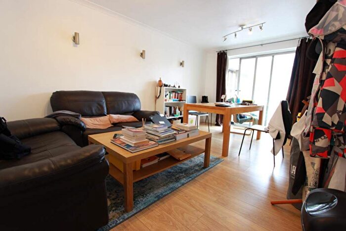 2 Bedroom Flat To Rent In Gresse Street, London, W1T