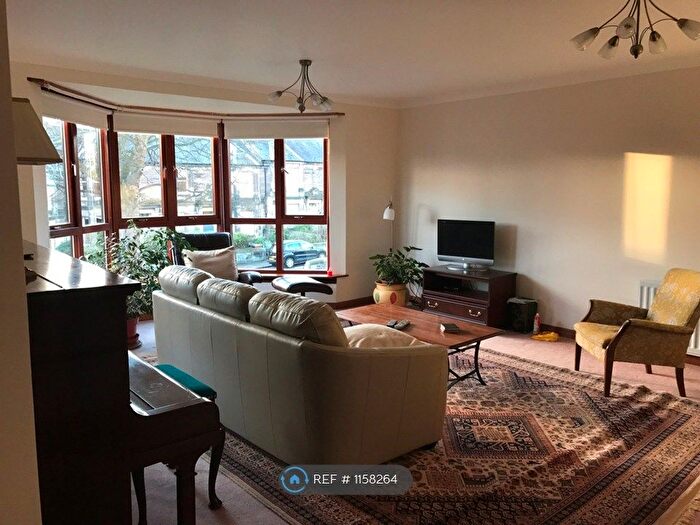 3 Bedroom Flat To Rent In Morningside Park, Edinburgh, EH10