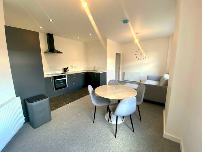 2 Bedroom Flat To Rent In Bed Flat- &#;Pcm - Sheffield-, S6