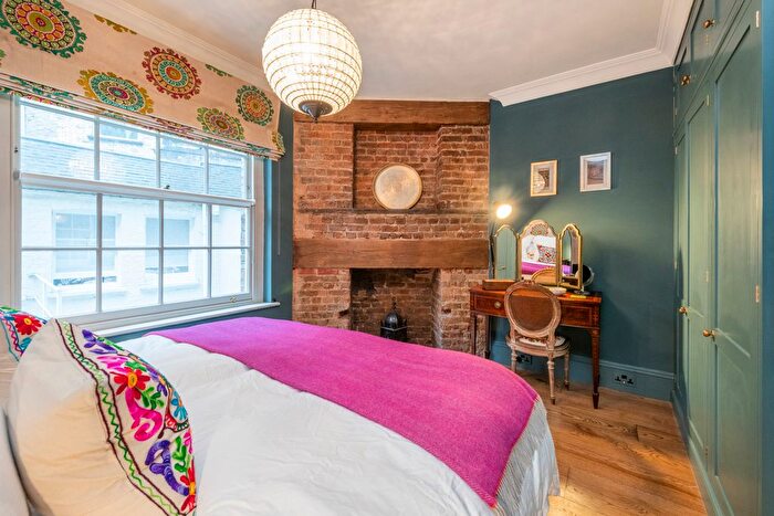 1 Bedroom Flat For Sale In Monmouth Street, Seven Dials, WC2H