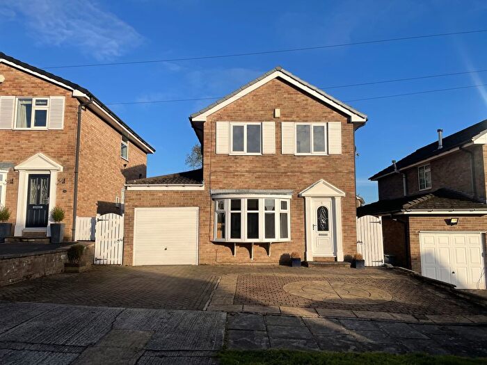 4 Bedroom Detached House To Rent In Sellerdale Rise, Bradford, West Yorkshire, BD12