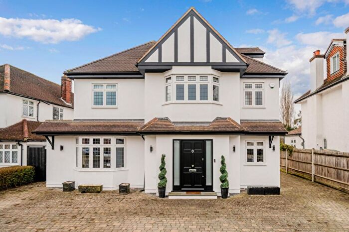 5 Bedroom Detached House For Sale In Hayes Way, Beckenham, BR3