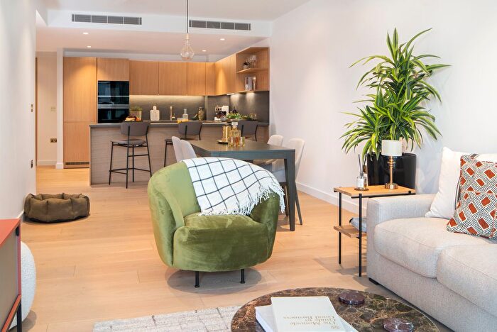 2 Bedroom Flat To Rent In Camley Street, London, N1C