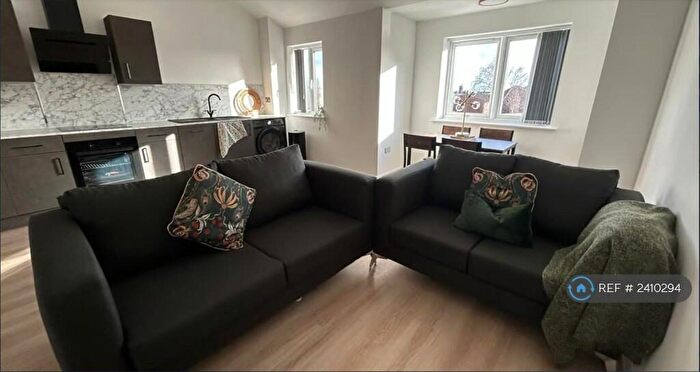 4 Bedroom Flat To Rent In Dyson Hall, Liverpool, L7