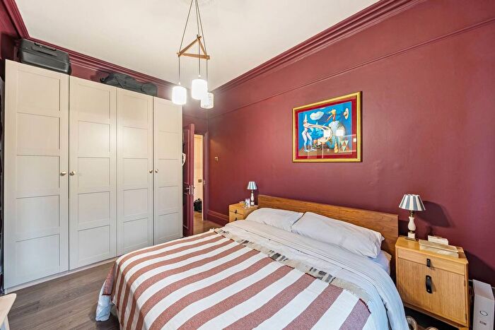 1 Bedroom Flat To Rent In Buckingham Gate, St James's Park, London, SW1E