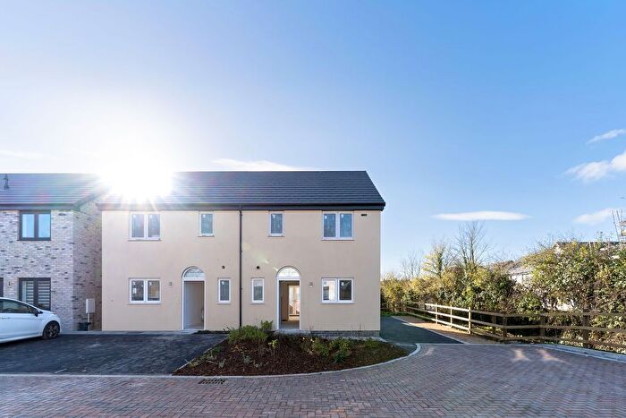 3 Bedroom Semi Detached House For Sale In Littlemoor Road, Weymouth, DT3
