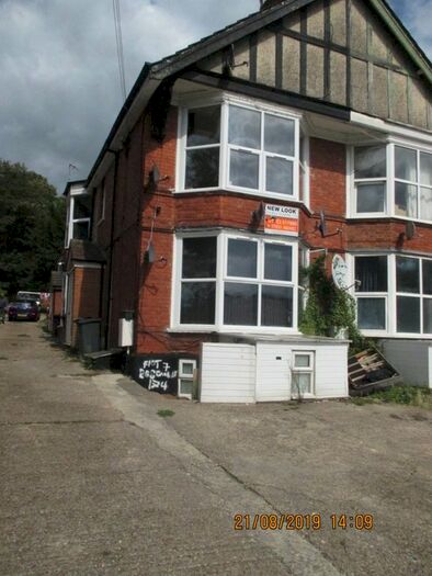 1 Bedroom Studio To Rent In West Wycombe Road, High Wycombe, HP12
