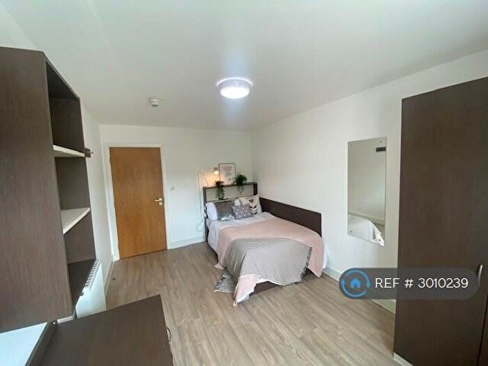 2 Bedroom Flat To Rent In Neuadd Y Castell, Bangor, LL57
