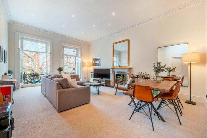 2 Bedroom Flat To Rent In Queens Gate, South Kensington, London, SW7