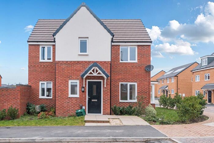 3 Bedroom Detached House To Rent In Horwood Drive, Gedling, Nottingham, Nottinghamshire, NG4