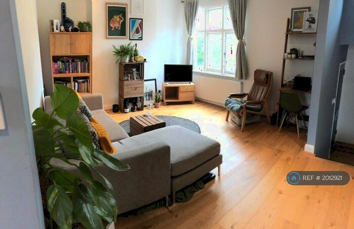 2 Bedroom Flat To Rent In Chaucer Road, London, SE24