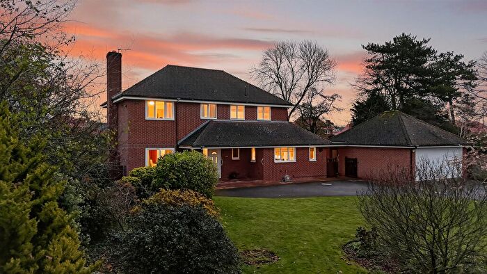 4 Bedroom Detached House For Sale In Grove Park, Etwall, Derbyshire, DE65