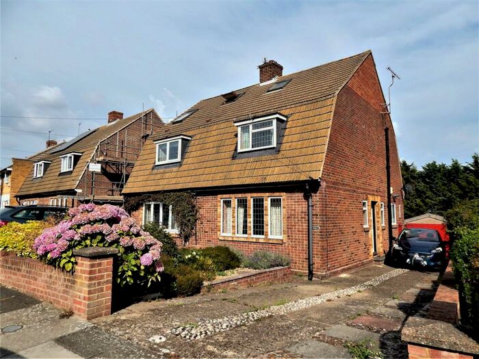 Houses for sale & to rent in ME2 3FB, STRODES CLOSE, Strood North Rochester