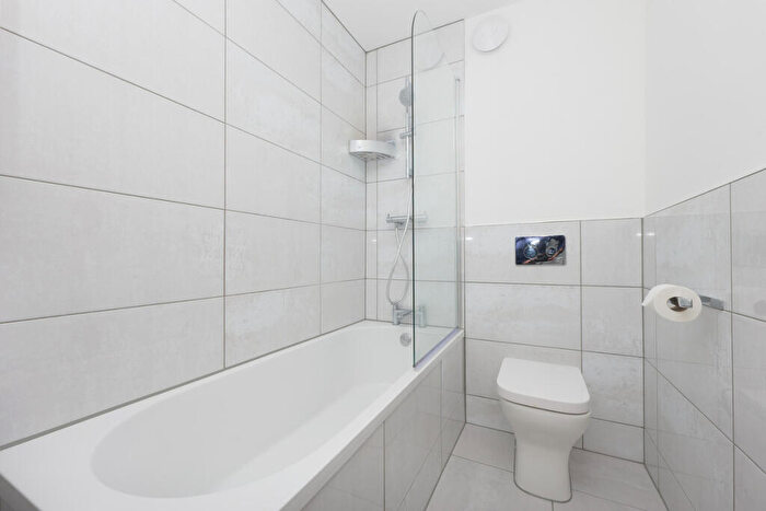 2 Bedroom Apartment For Sale In Shanks Street, Glasgow, G20