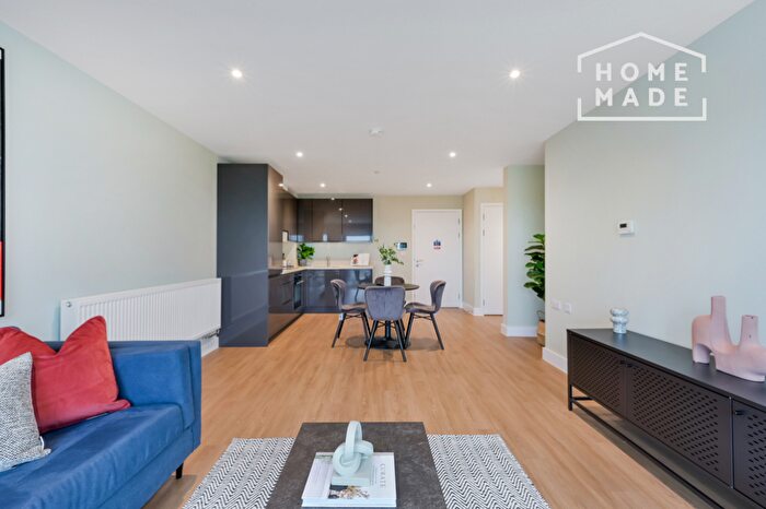 Flat To Rent In Enigma Square, MK9