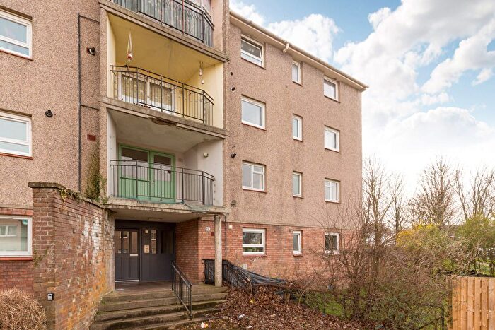 3 Bedroom Flat For Sale In / Oxgangs Street, Oxgangs, EH13