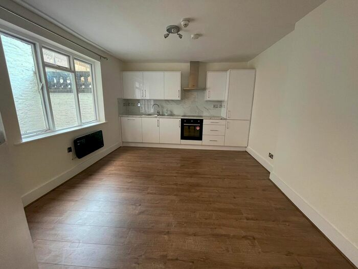 Studio To Rent In Beaufort Gardens, London, SW3