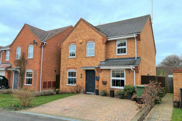 4 Bedroom House To Rent In Drakes Avenue, Leighton Buzzard, LU7