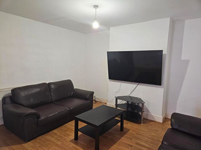 6 Bedroom Semi Detached House To Rent In Ashdene Road, Manchester, M20