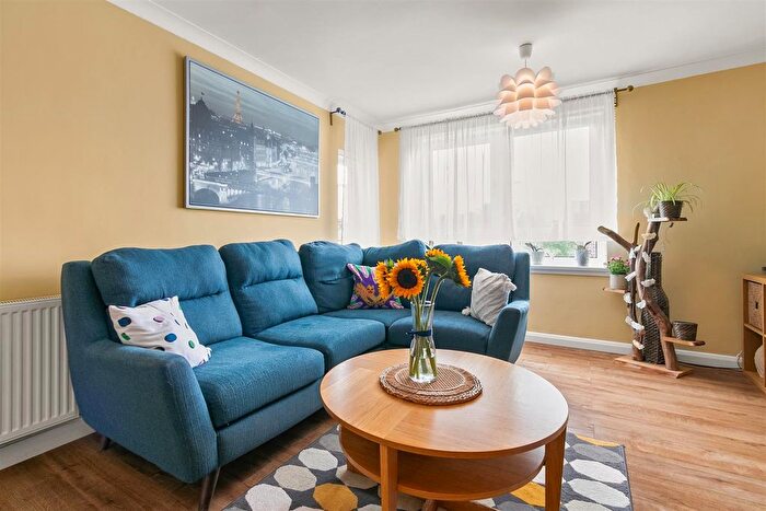 2 Bedroom Flat For Sale In Lesmuir Drive, Glasgow, G14