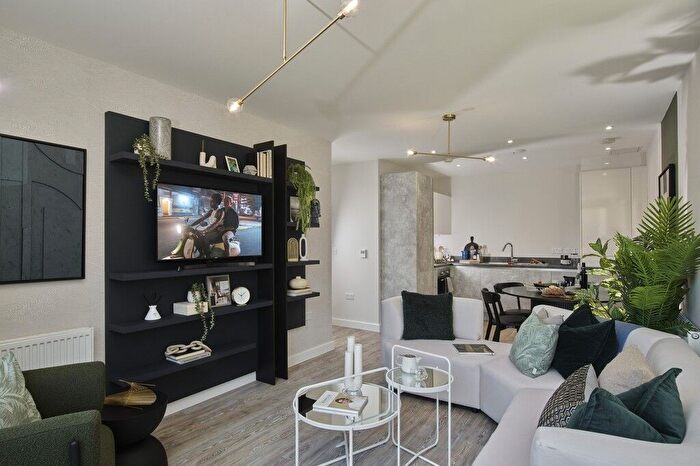 2 Bedroom Flat For Sale In "The Otley" At Morello Drive, Hemel Hempstead, HP2