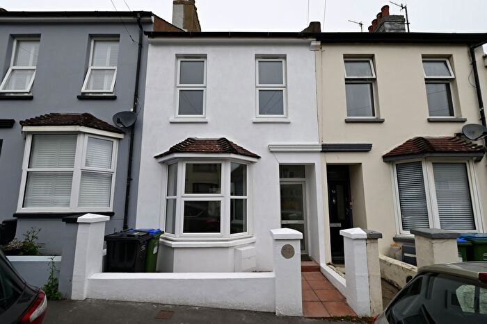 3 Bedroom Terraced House To Rent In Evelyn Avenue, Newhaven, BN9