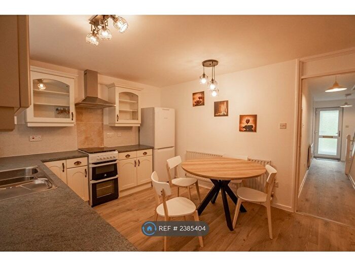 4 Bedroom Semi-Detached House To Rent In The Pitcroft, Chichester, PO19