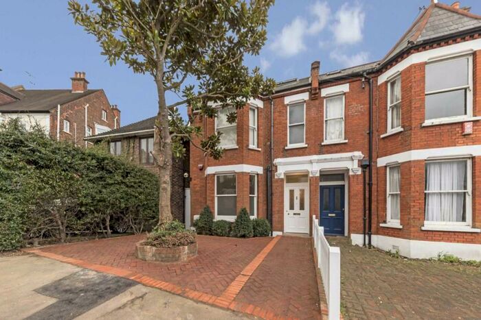 4 Bedroom Semi-Detached House To Rent In Pattison Road, London, NW2