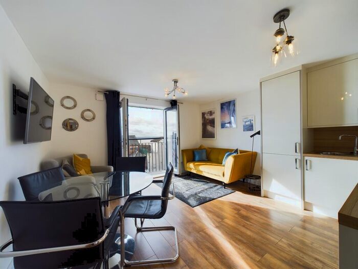 2 Bedroom Apartment To Rent In Wellington Street, Fruit Market, HU1