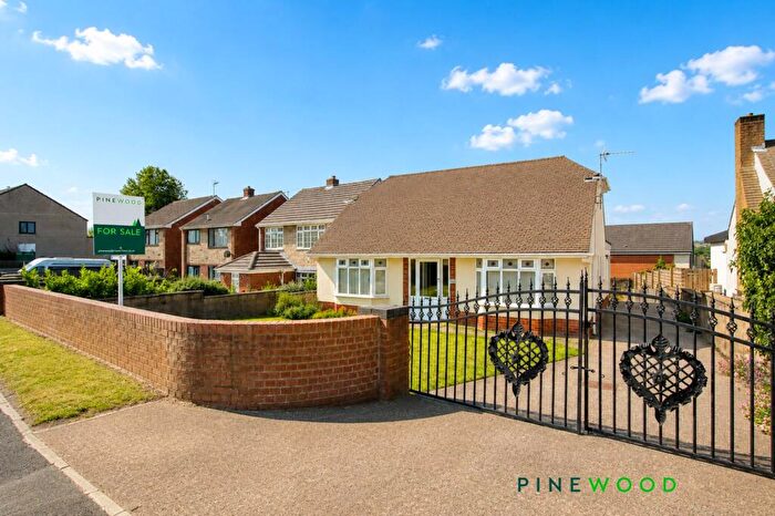 2 Bedroom Detached Bungalow For Sale In North Wingfield Road, Grassmoor, S42