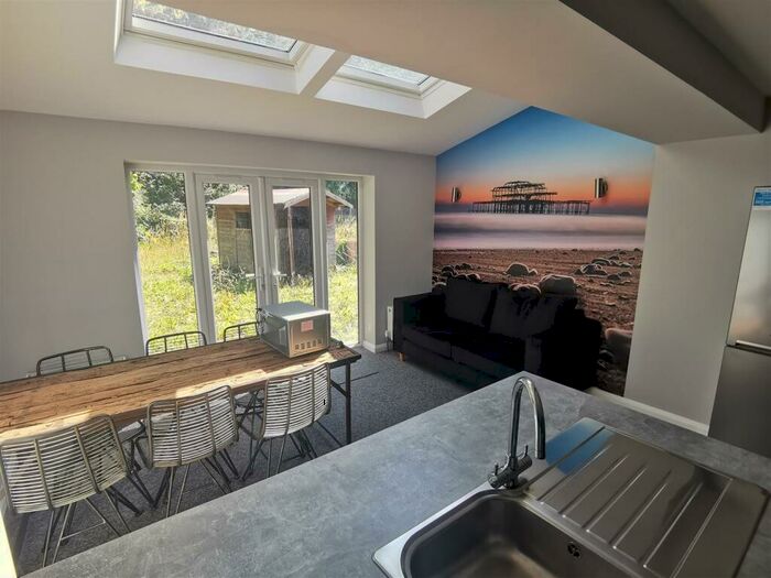 6 Bedroom Semi-Detached House To Rent In Ringmer Road, Brighton, BN1