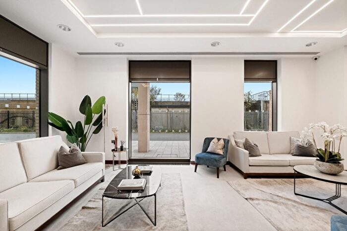 1 Bedroom Flat To Rent In Montrose Building, Malthouse Road, SW11