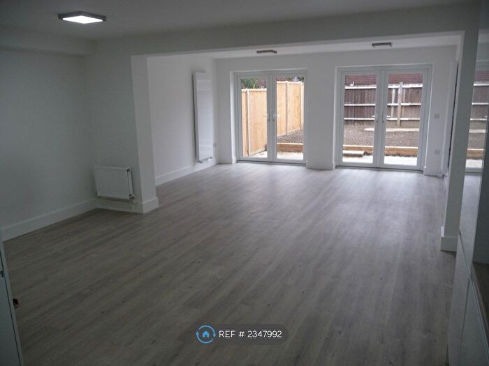 4 Bedroom Terraced House To Rent In Mulberry Way, Ilford, IG6