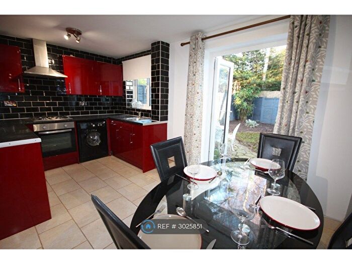 3 Bedroom Semi-detached House To Rent In Kelstern Close, Lincoln, LN6