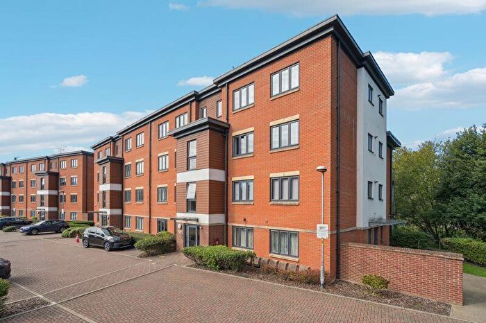 2 Bedroom Flat For Sale In Bartlett Crescent, High Wycombe, HP12