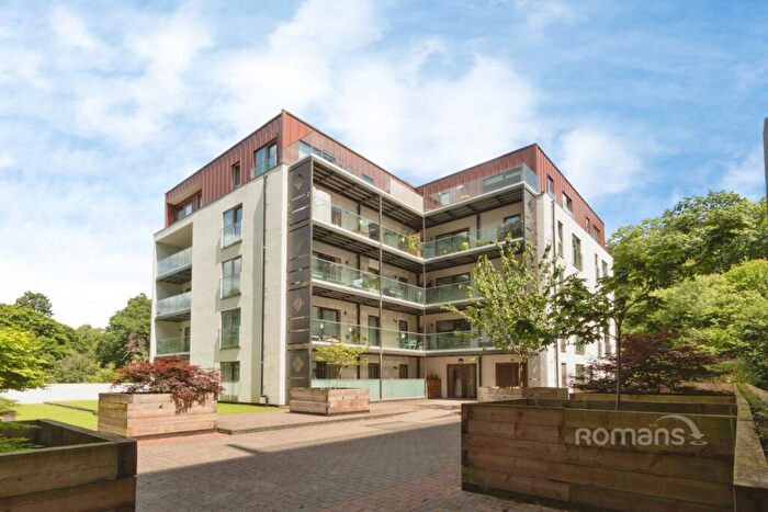 2 Bedroom Flat To Rent In Farnborough Road, Farnborough, Hampshire, GU14