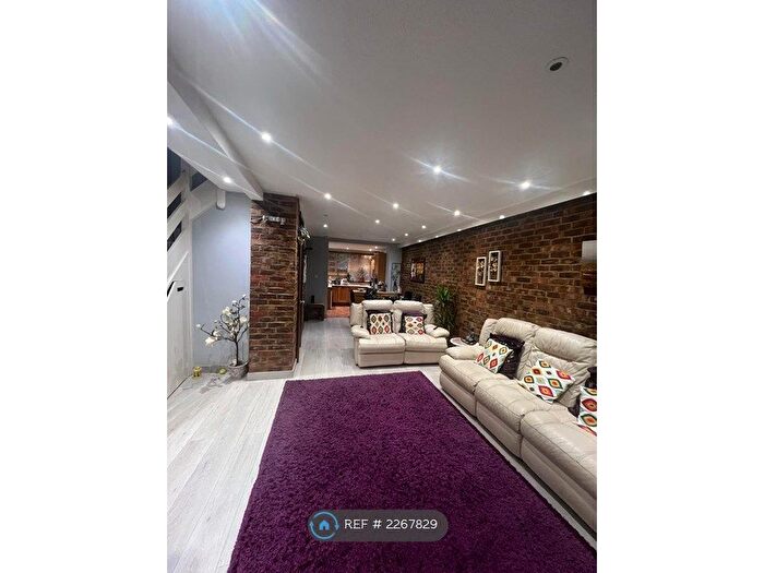 4 Bedroom Semi-Detached House To Rent In Methuen Road, Edgware, HA8