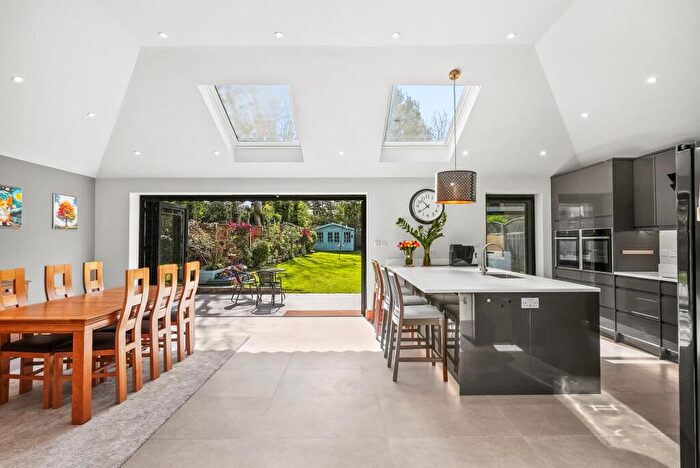 4 Bedroom Detached House For Sale In Arundel Avenue, Epsom, KT17