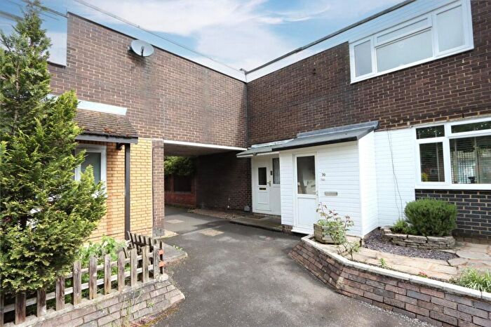 2 Bedroom End Of Terrace House For Sale In Kingsley Road, Farnborough, Hampshire, GU14